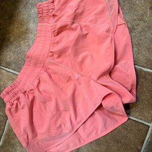 Women Lululemon Hotty Hot Low-Rise Short 4" Lined Raspberry Cream
